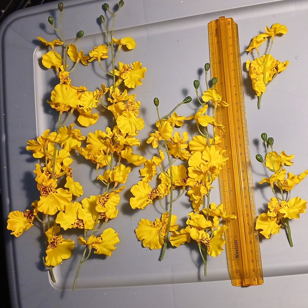 Artificial Floral Stems - Yellow & White w/green - Picture 10 of 10